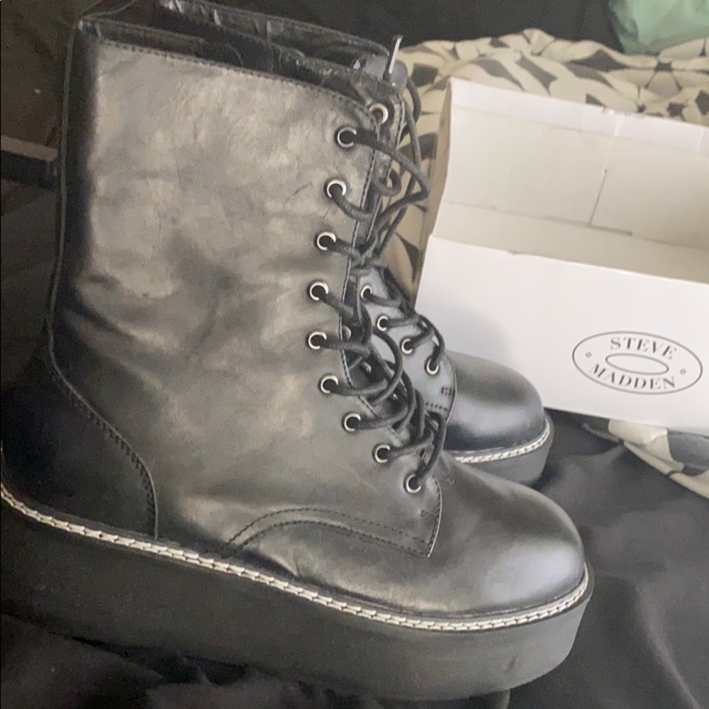 Platform boots